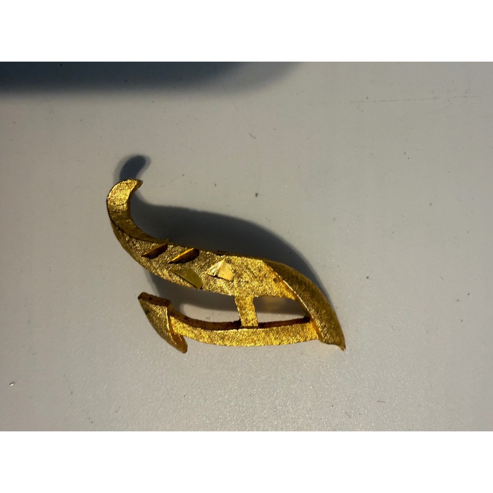 Vintage Marvella Gold Tone Textured Abstract Brooch Pin Signed Mid Century